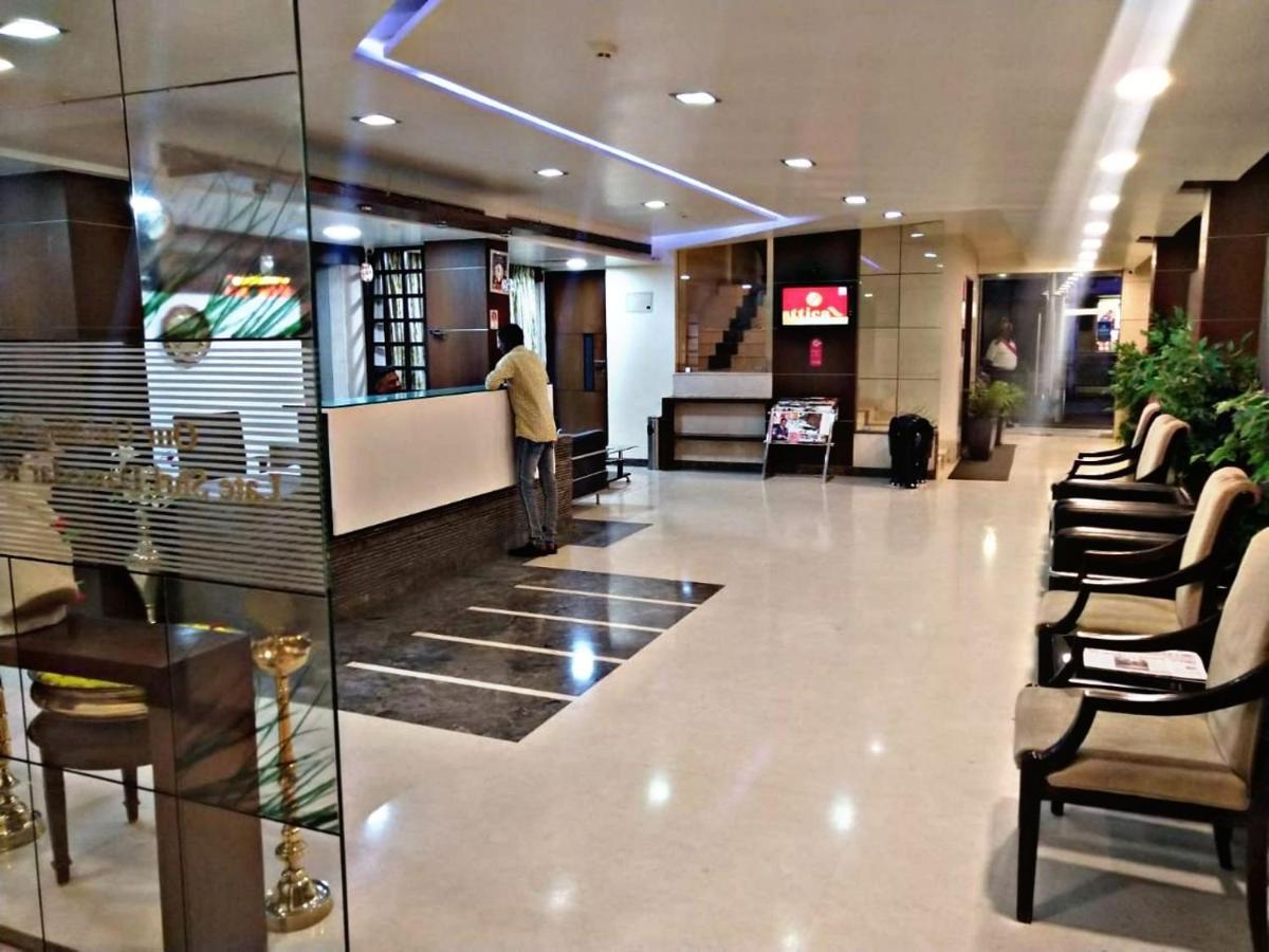 Suvarna Regency Хасан Екстериор снимка